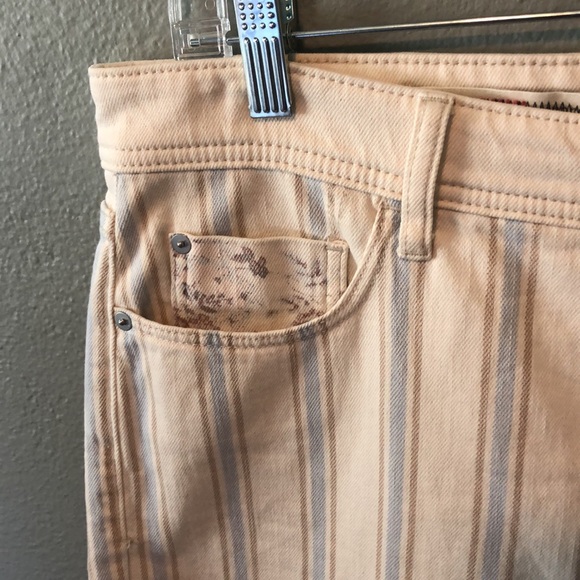 Anthropologie Pilcro Boyfriend Slim Denim Shorts Size 29 - Picture 5 of 14